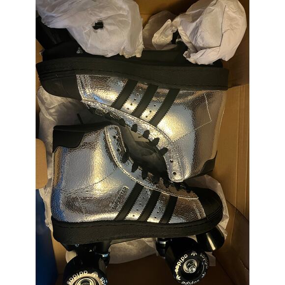NEW ADIDAS Superstar 82 Roller Skates W9.5 Silver JH5522 - Picture 7 of 7